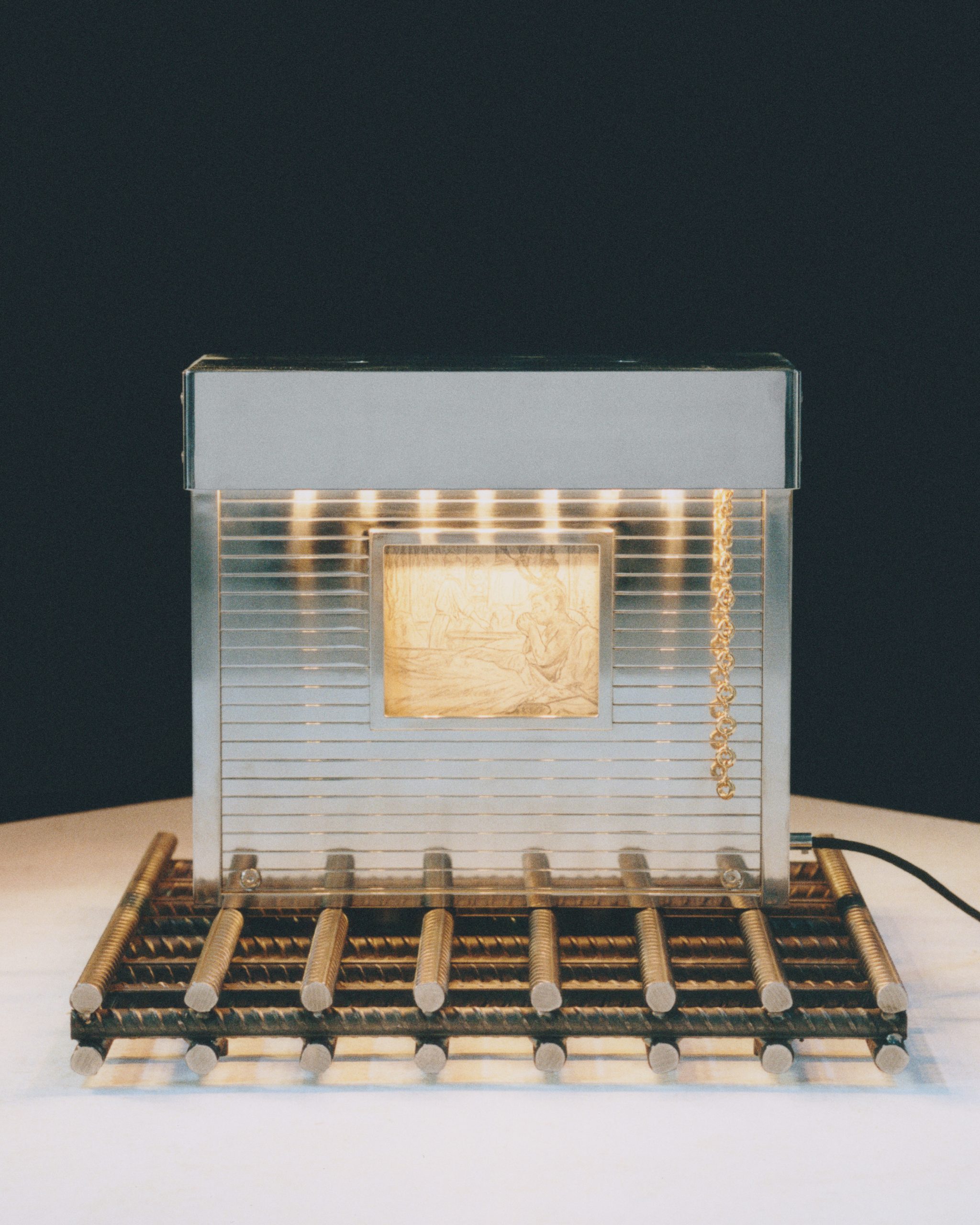 LOEWE_SALONE_24_ELEVATED_STILLS_ALVARO_BARRINGTON_RGB_CROPPED_4X5_17